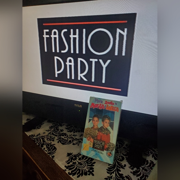 Mary-Kate and Ashley Olsen movies VHS - Picture 7 of 12